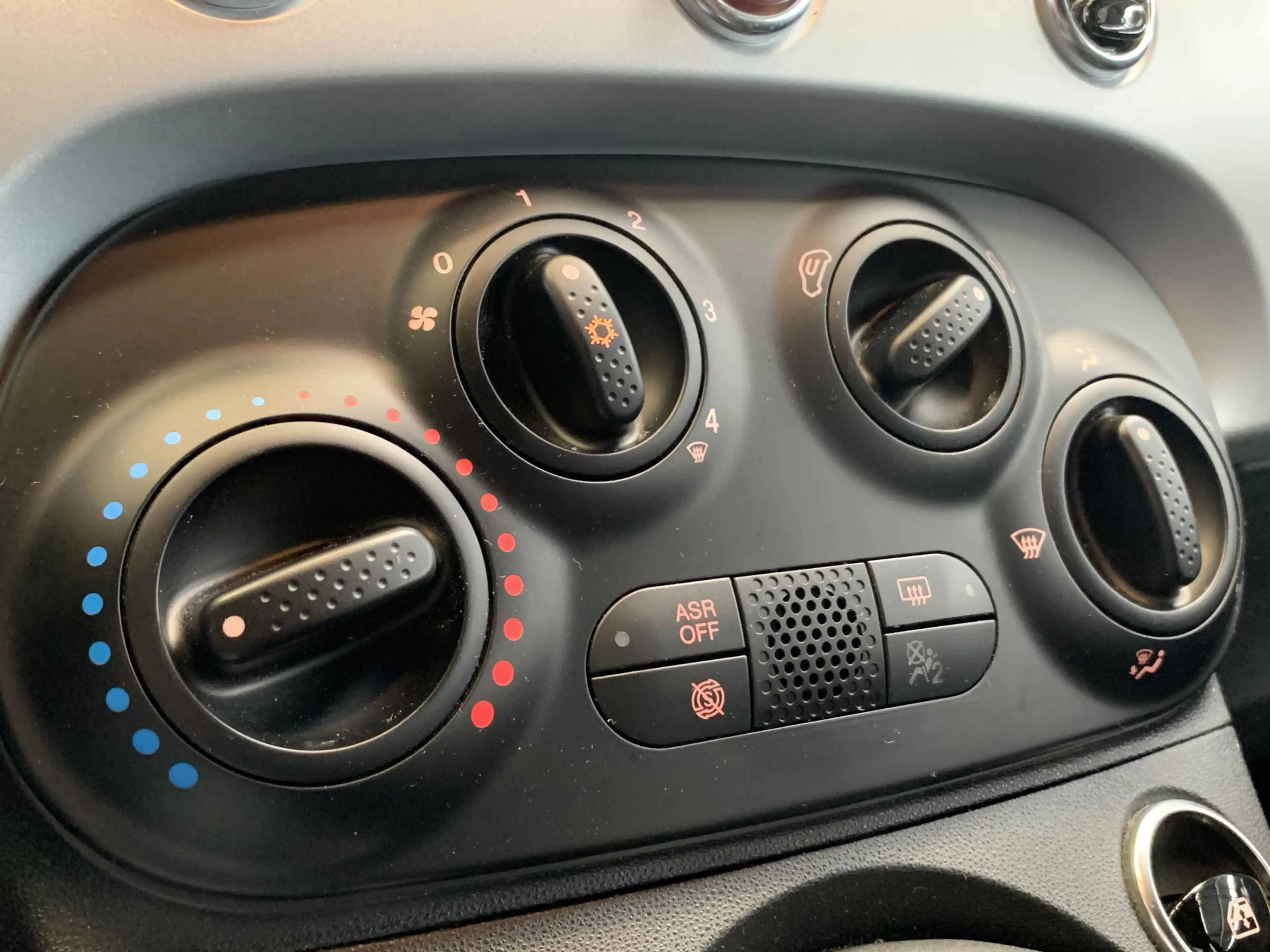 Fiat 500C 1.0 Hybrid Sport Cabriolet AIRCO-LEDER-NAVI by CAR — photo 29