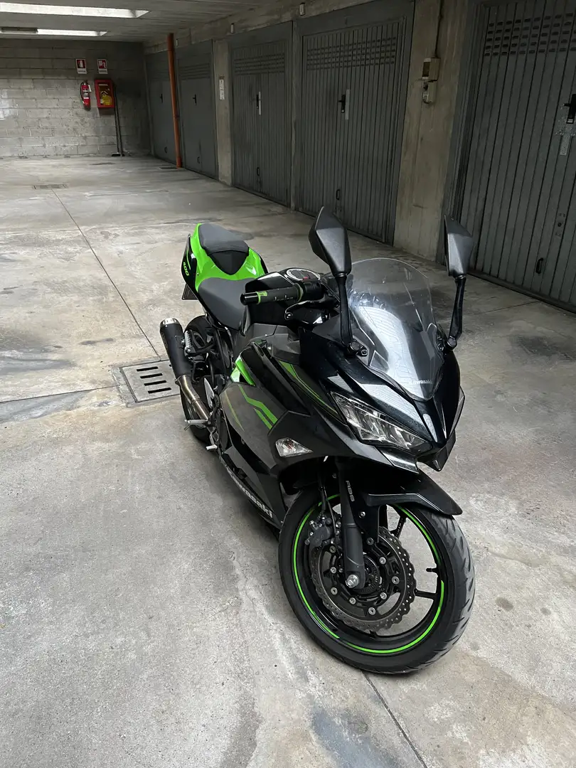 Kawasaki Ninja 400 - 1