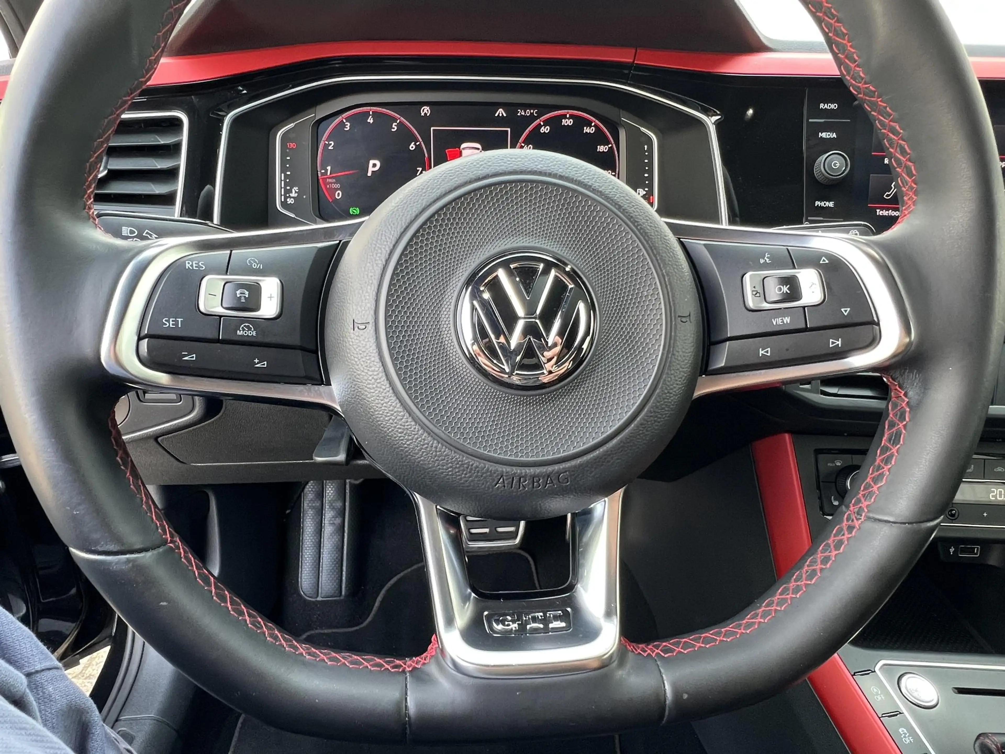 Volkswagen Polo GTI 2.0 TSI DSG / Panoramadak / 17" velgen / Virtual c — photo 28