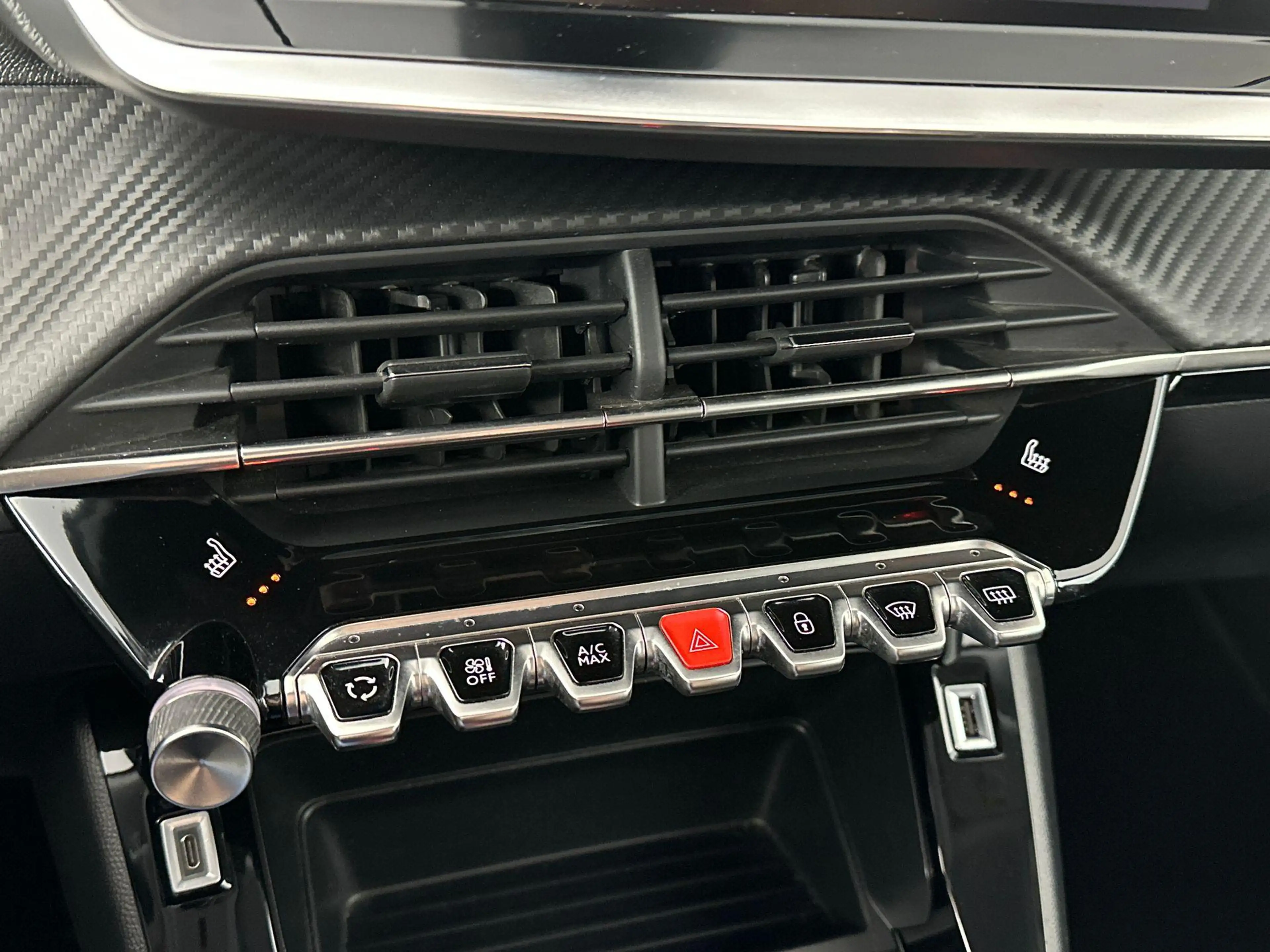 Peugeot e-2008 EV Active Pack 50 kWh | 1e-Eig. | 3-Fase 11kW | Le — photo 9
