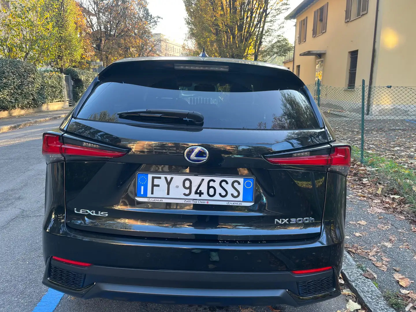 Lexus NX 300 NX I 2018 300h 2.5 F Sport 4wd cvt Noir - 1