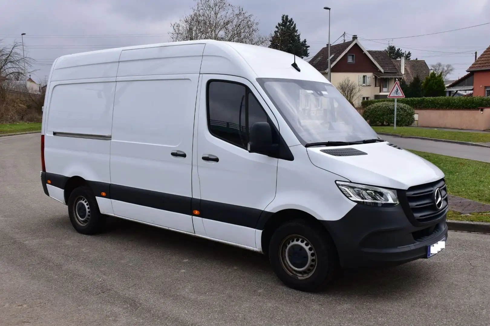 Mercedes-Benz Sprinter 314 CDI 143ch BVM6 FOURGON L2H2 GPS/CAMERA/PHARES  Blanc - 2