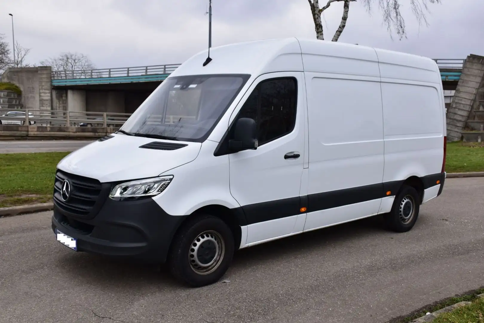 Mercedes-Benz Sprinter 314 CDI 143ch BVM6 FOURGON L2H2 GPS/CAMERA/PHARES  Blanc - 1