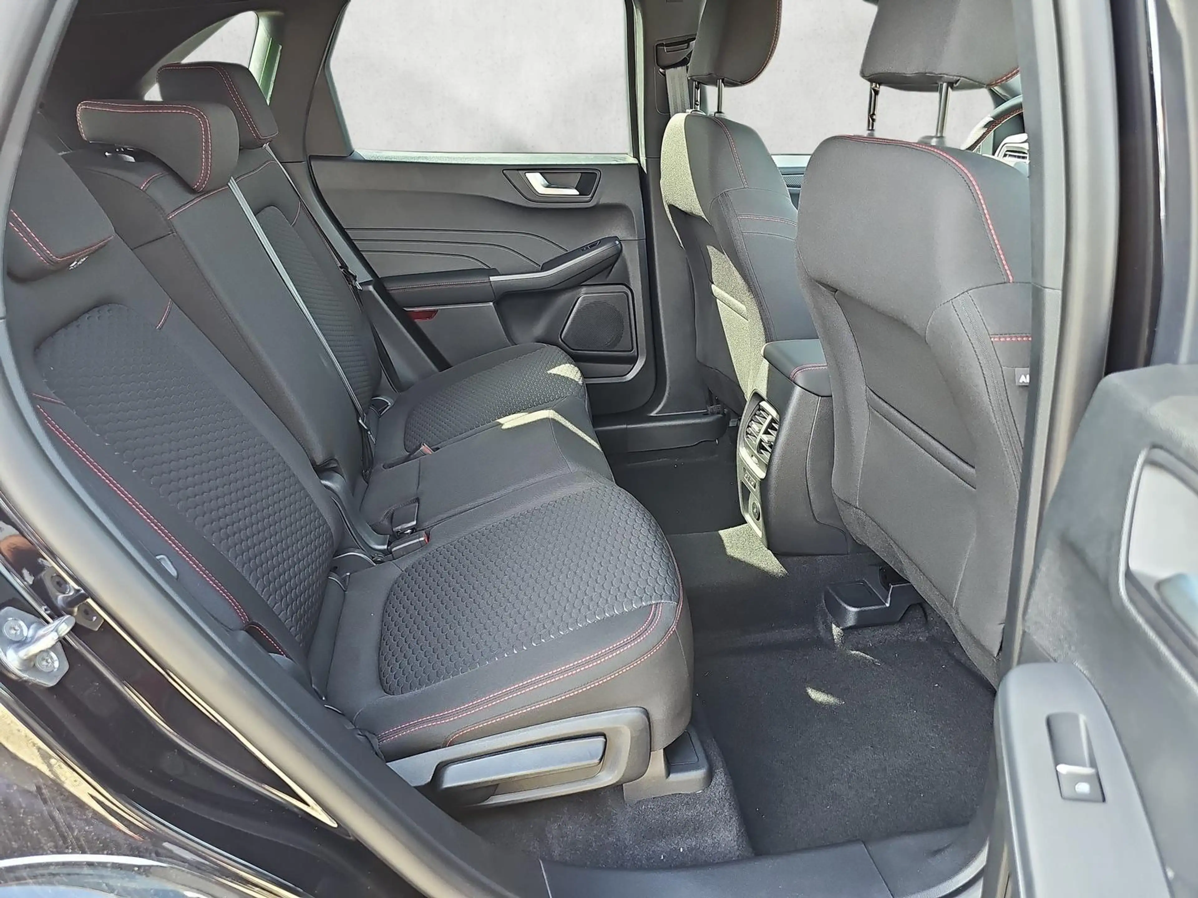 Ford Kuga ST-Line 1.5 EB Autom. ST Line 5J.Gar AHK schwen... — photo 13