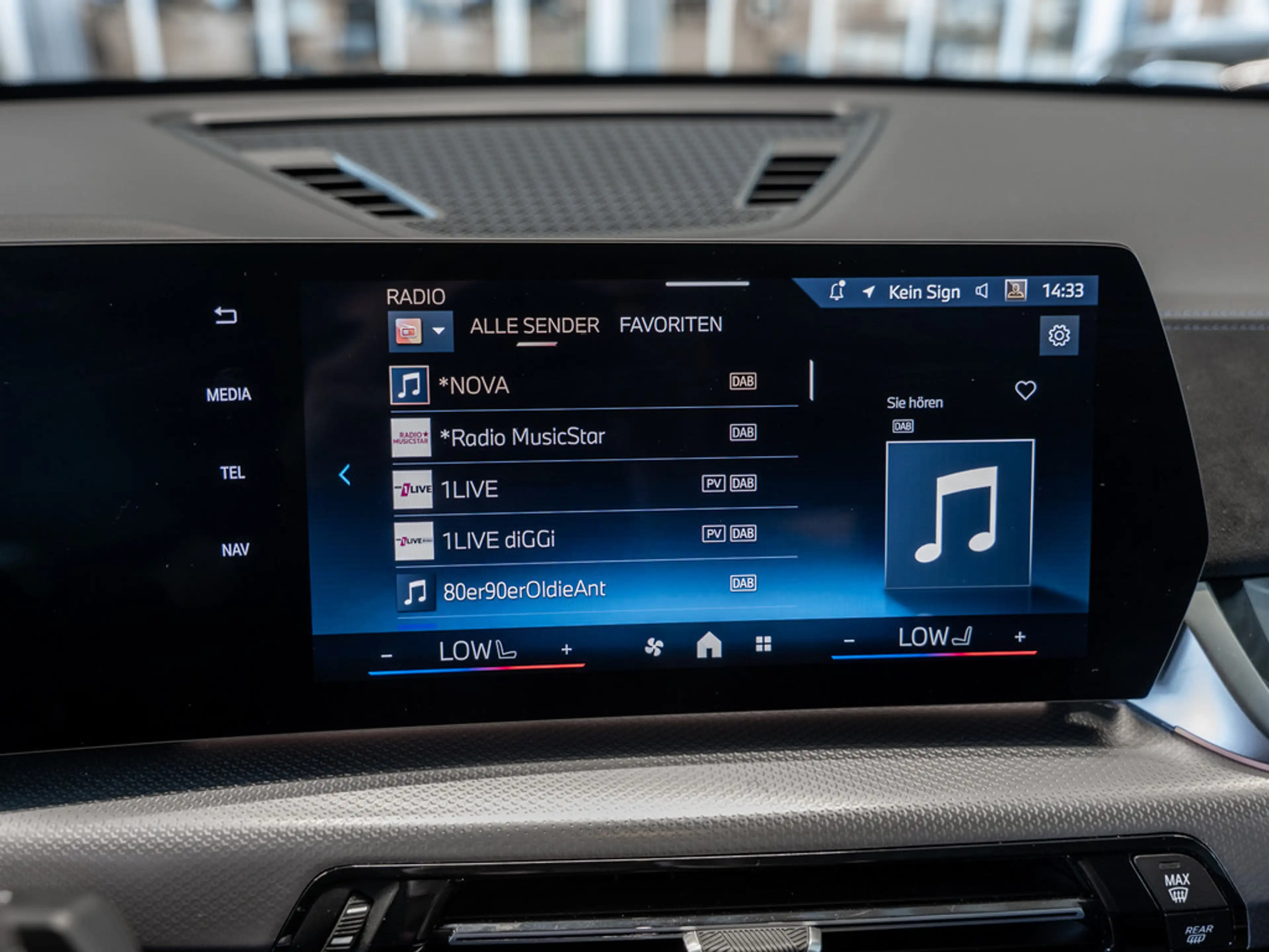 BMW X1 sDrive 18i M-Sport PANO LED NAVI KAMERA — photo 12