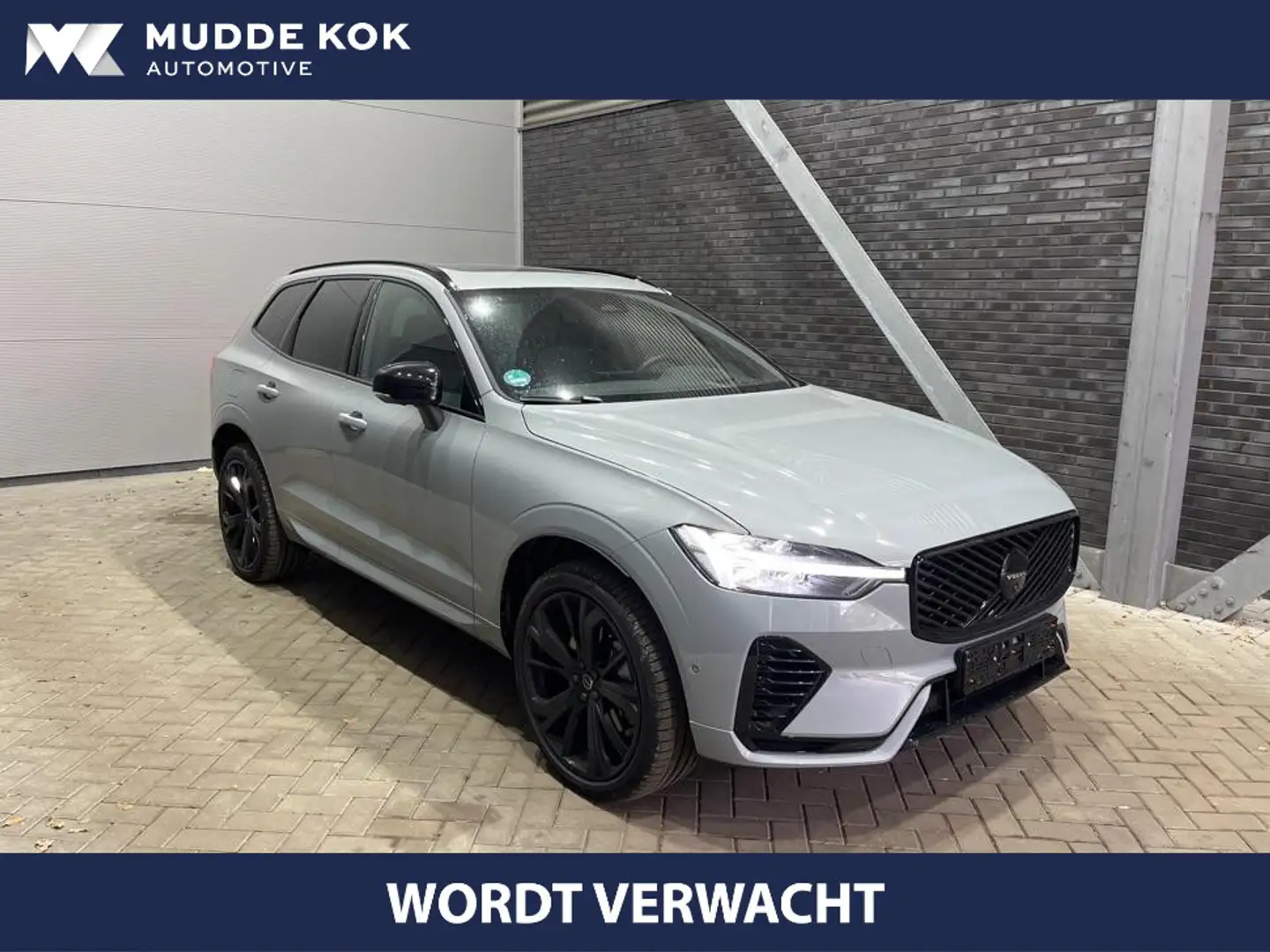 Volvo XC60 T6 Plug-in hybrid Plus Black Edition | VERWACHT | Gris - 1