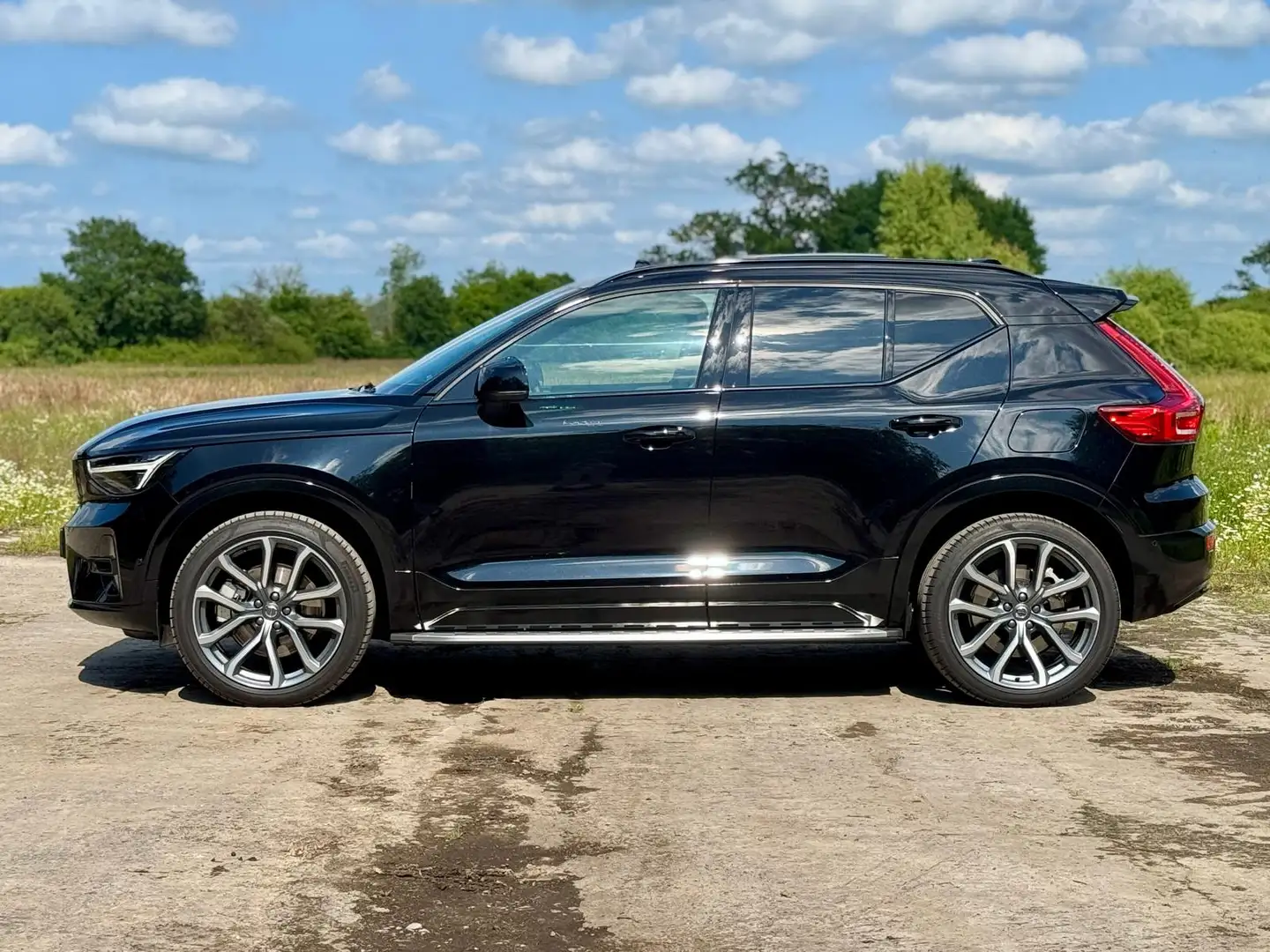 Volvo EX40 Twin Motor Performance Ultra 82 kWh Negro - 2