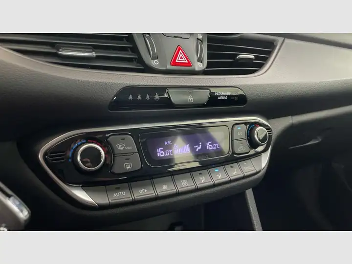 Hyundai i30 FASTBACK 1.0 T-GDI Tecno 2018, foto 21
