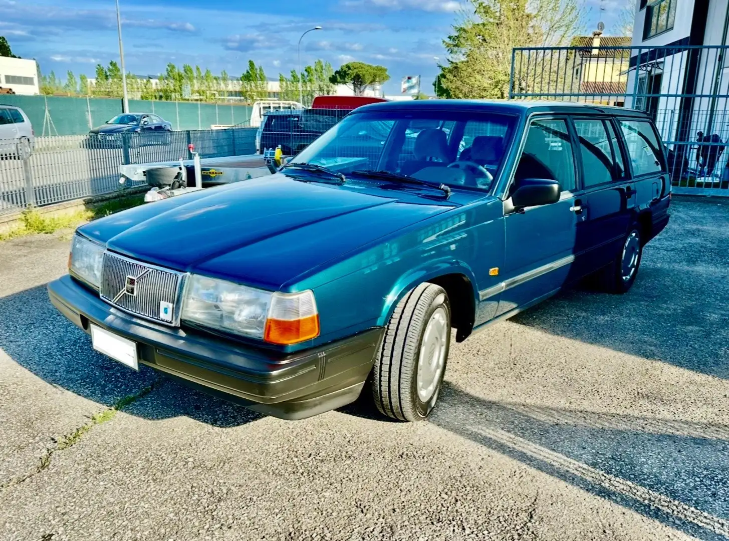 Volvo 745 Polar - 1