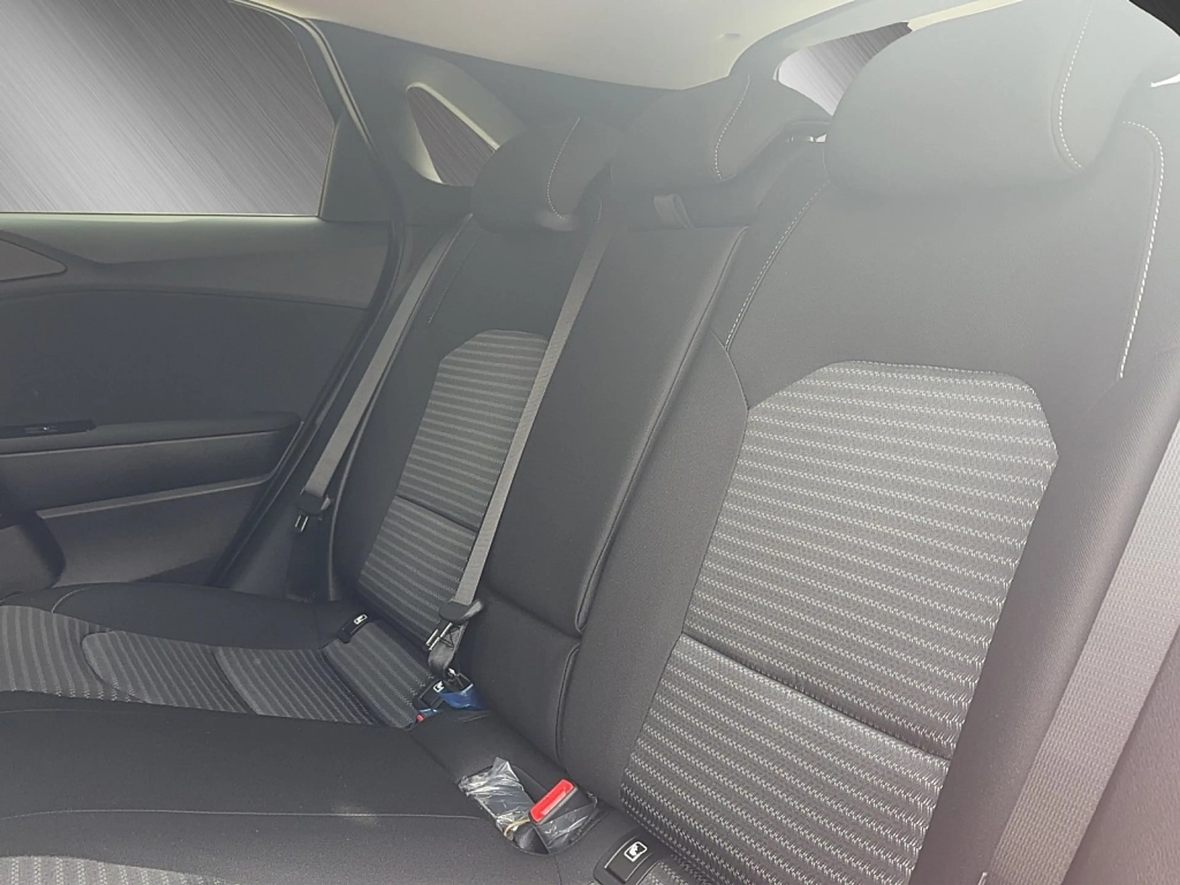 Kia Ceed / cee'd ceed 1,6 CRDi 48V Silber — photo 14