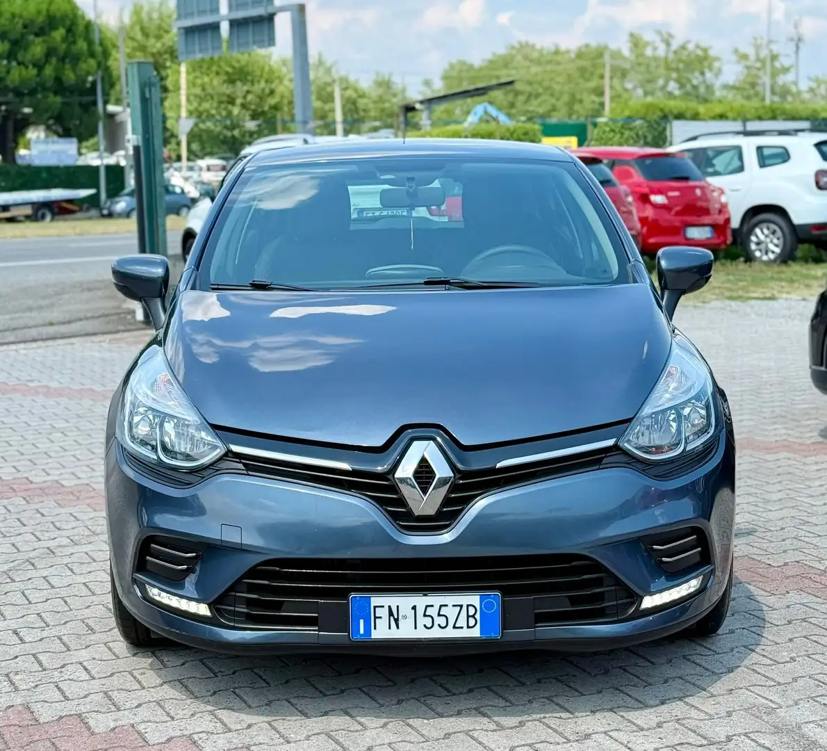 Renault Clio IV 2017 1.5 dci energy Intens 75cv NEOPATENTATI Grijs - 2