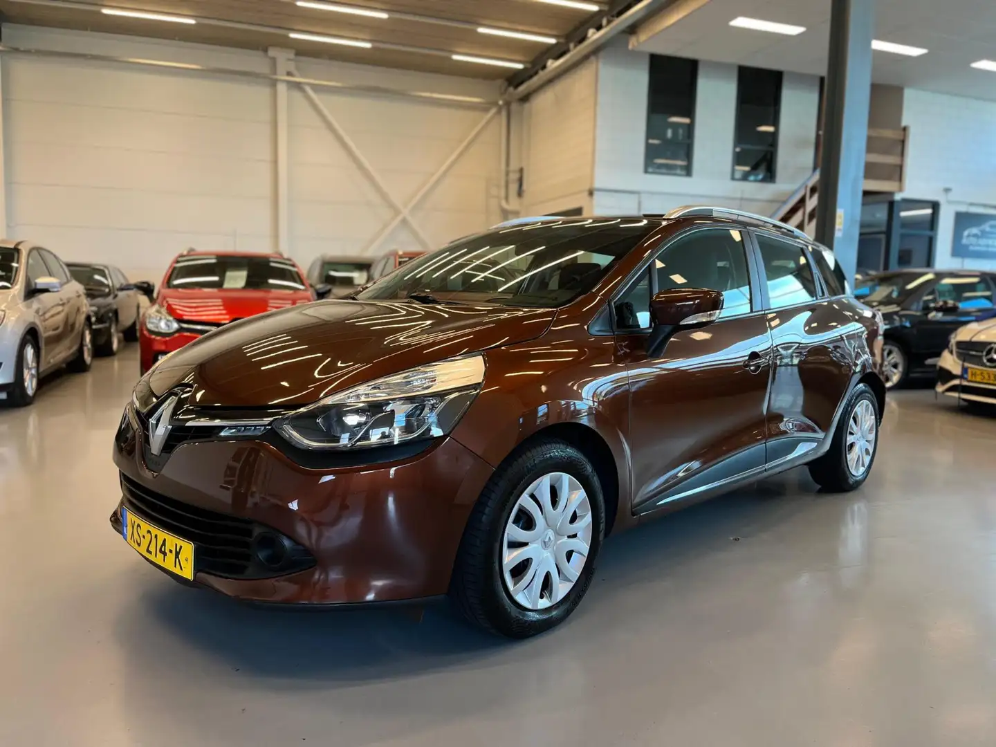 Renault Clio Estate 0.9 TCe Authentique | CarPlay Marrón - 1