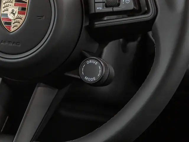 Porsche Macan view 13