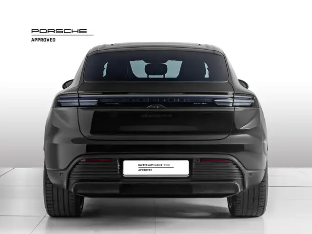Porsche Macan view 4