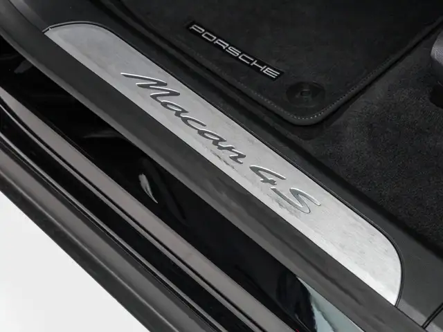 Porsche Macan view 15