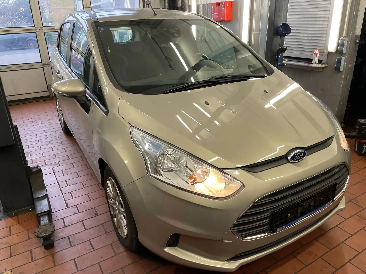 Ford B-Max Trend Automatik Argent - 1