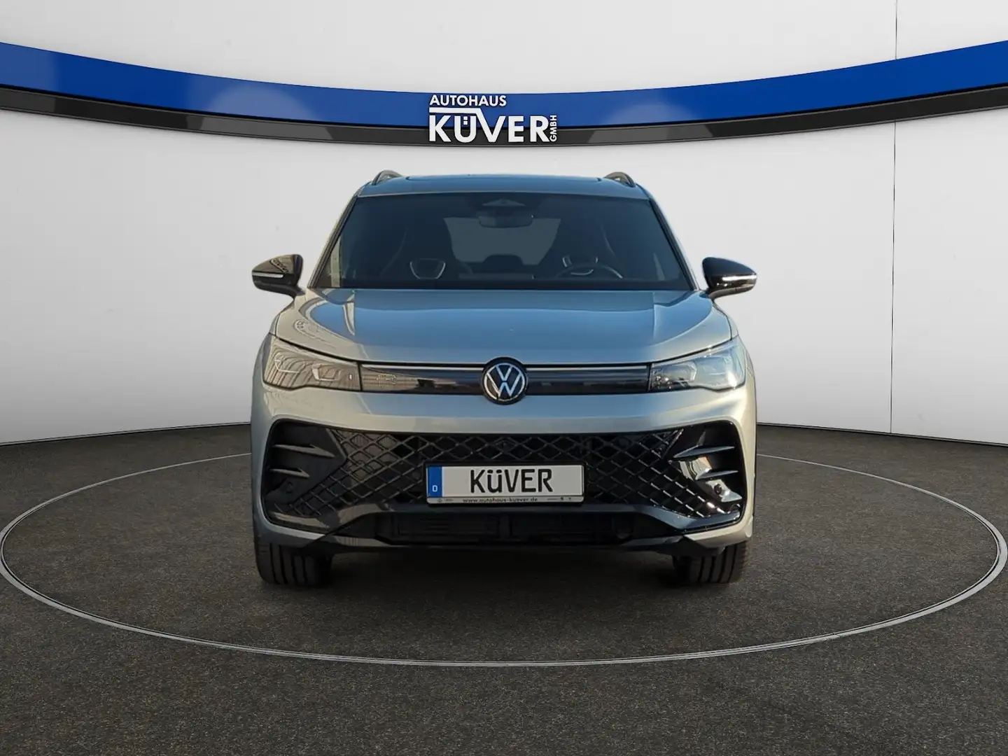 Volkswagen Tiguan R-Line 2,0 TDI DSG Navi+Pano+AHK+IQ+ACC Silber - 2