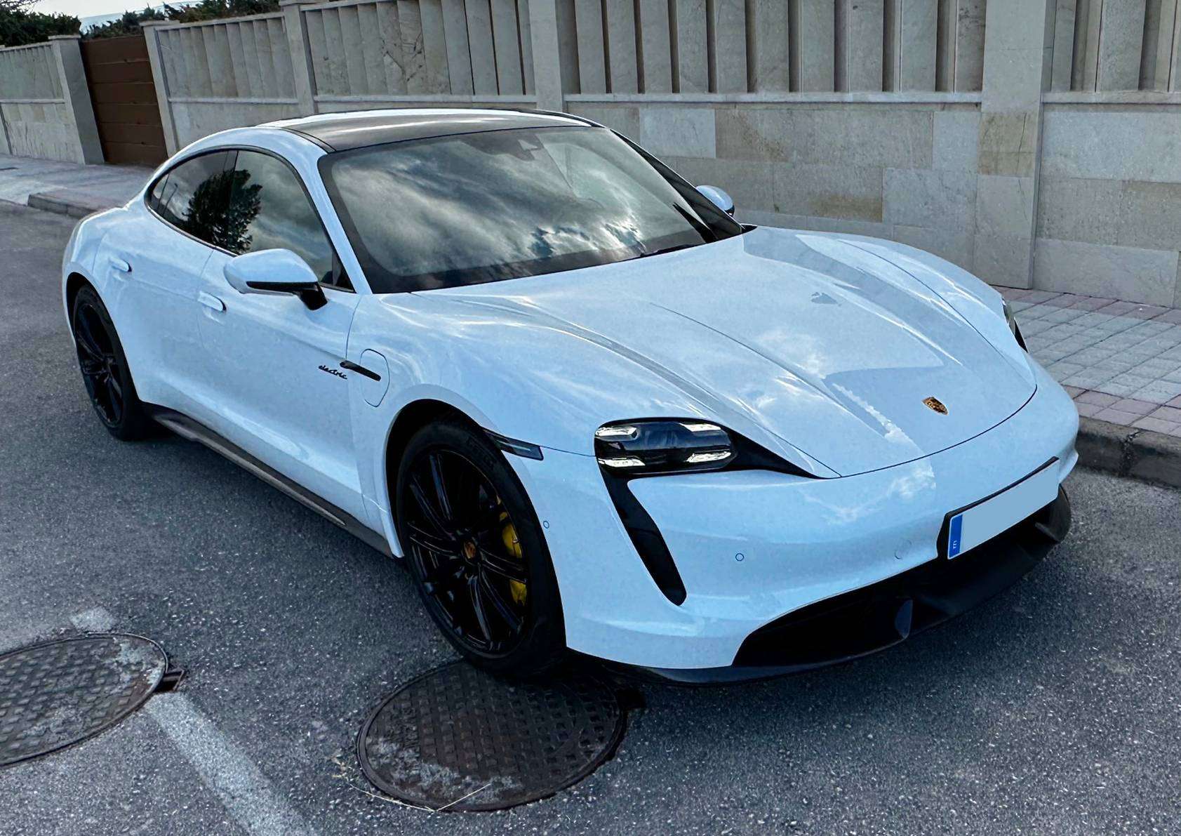 Porsche Taycan Taycan Turbo S Carbono, IVA deducible, Matrix Led, Carbonocerámicos, camara 360,  techo panorámico - foto 1