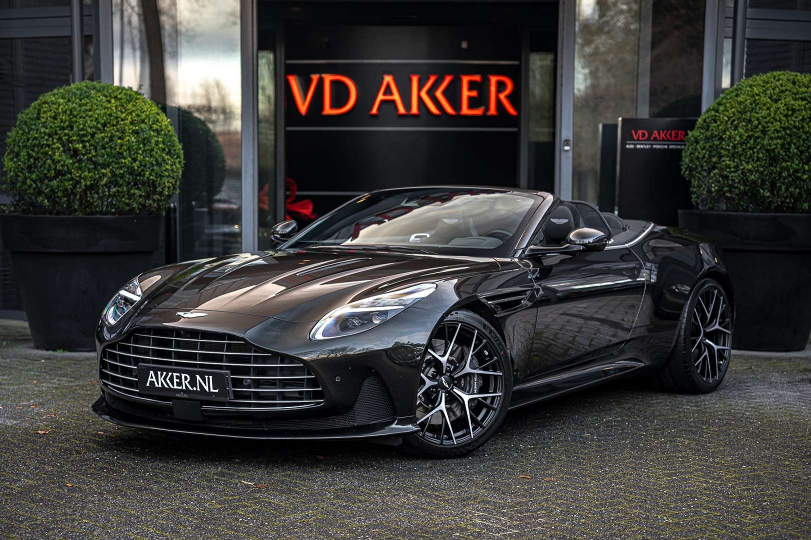 Aston Martin DB12 Volante 4.0 V8 Spor -  - Joinsteer - #1