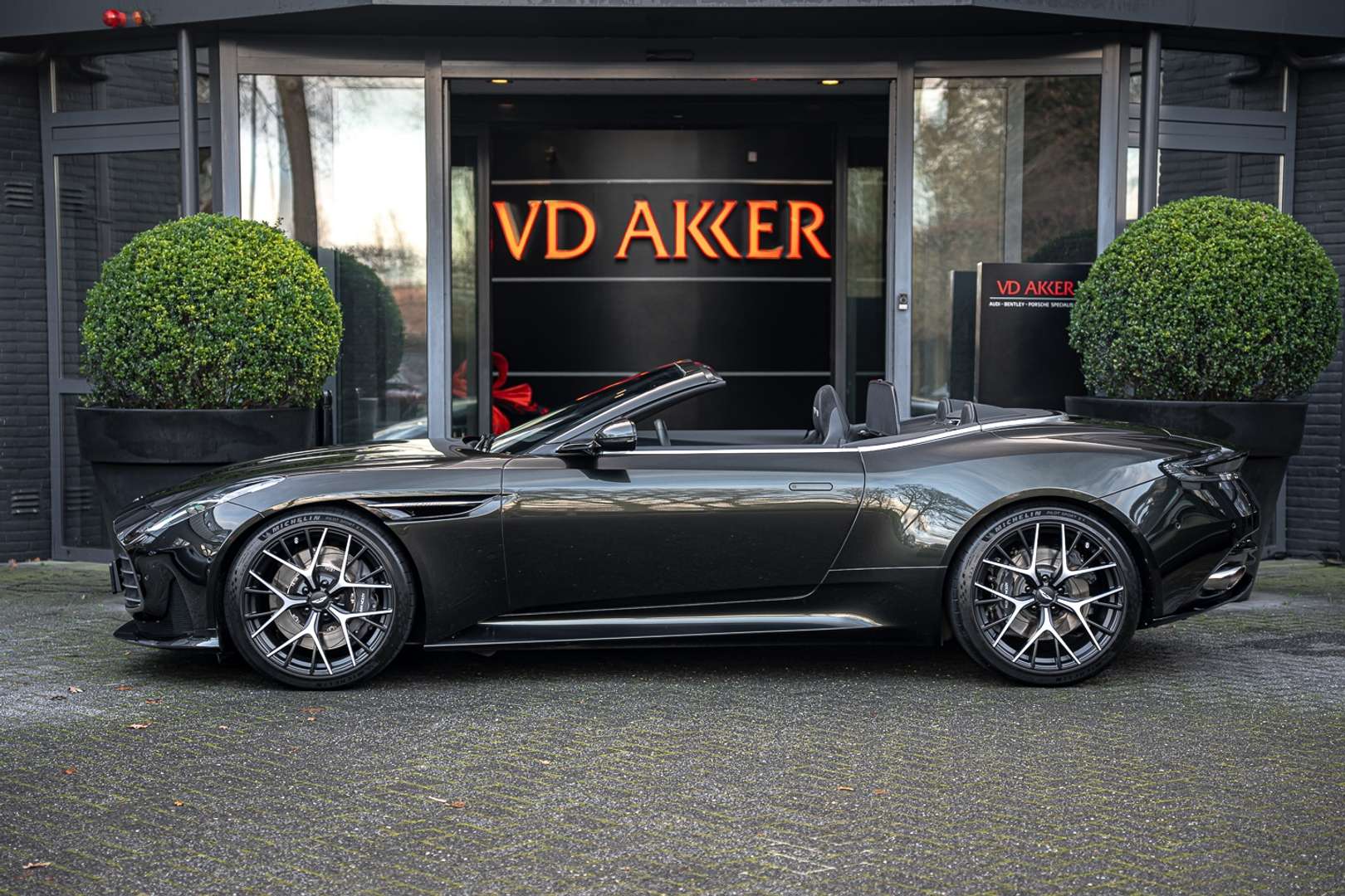 Aston Martin DB12 Volante 4.0 V8 Spor -  - Joinsteer - #5