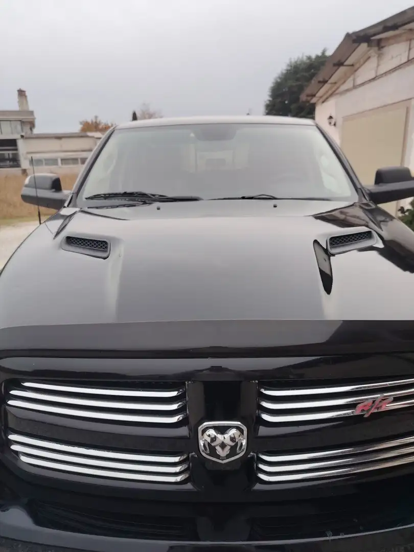 Dodge RAM 1500 5.7 V8 Regular Cab MB Sport Gpl 395cv at8 - 2