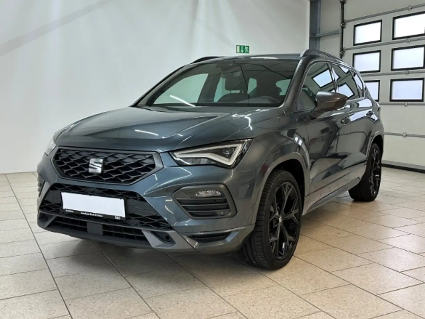 SEAT Ateca FR 1.5 TSI ACT DSG AHK Pano Navi PDCv+h Grau - 2