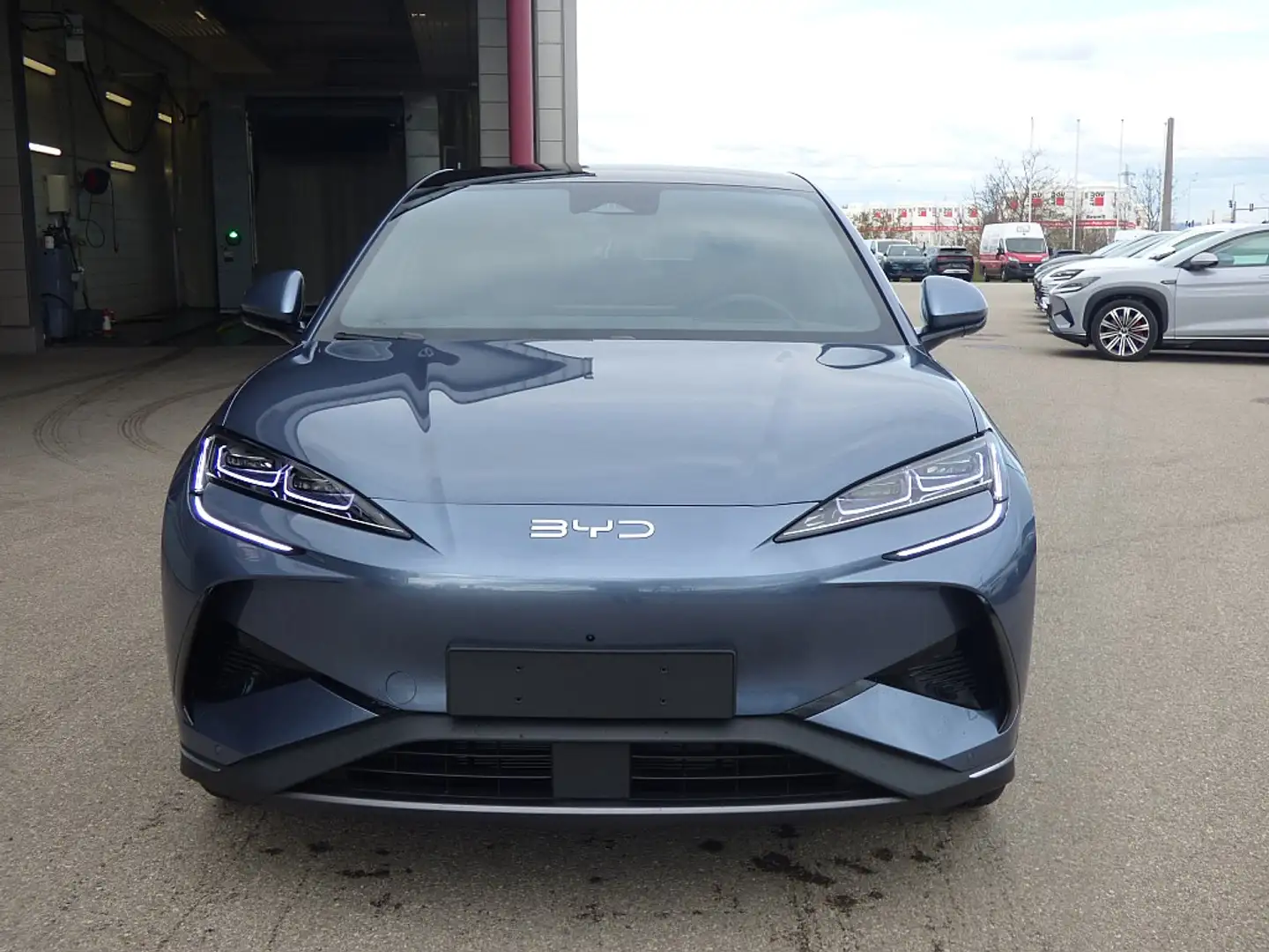 BYD Sealion 7 Excellence Österreich Paket 91.5 kWh AWD LAGER Gris - 2