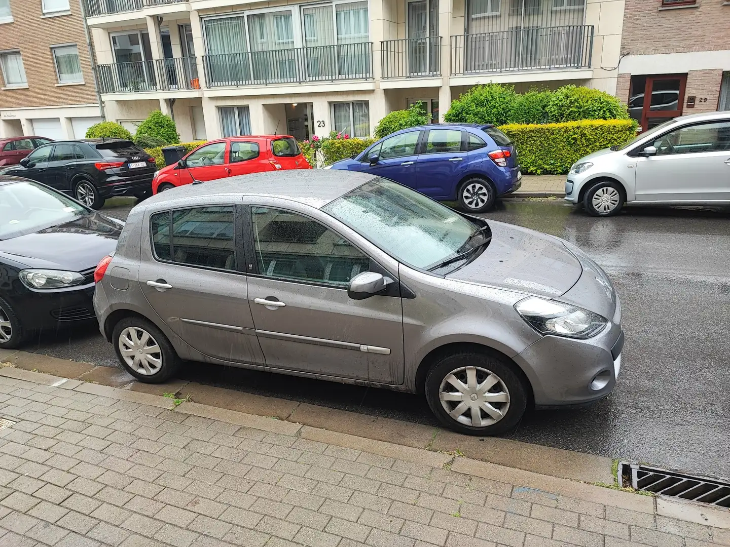 Renault Clio III 1.2 16V 75 eco2 TomTom Live - 2