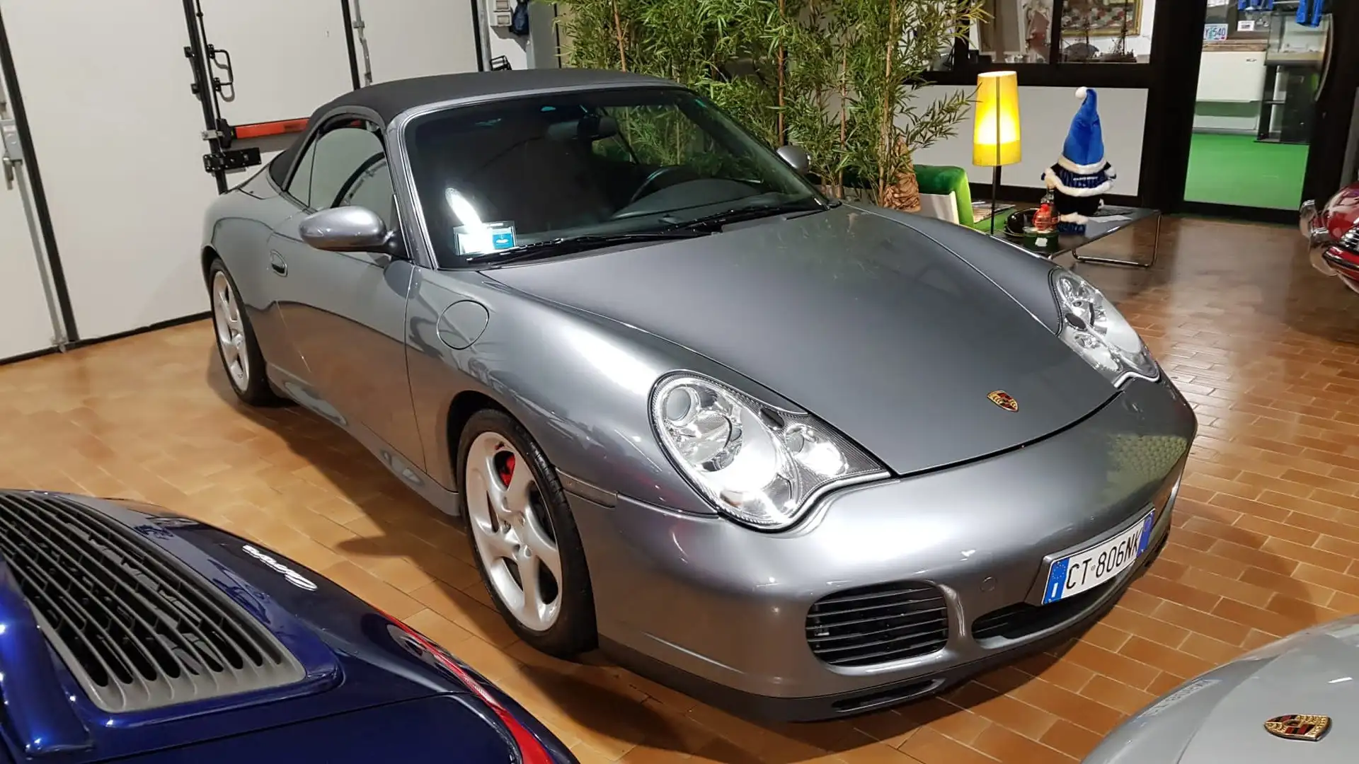 Porsche 996 Carrera 4S cabriolet 2004 book service Gris - 2