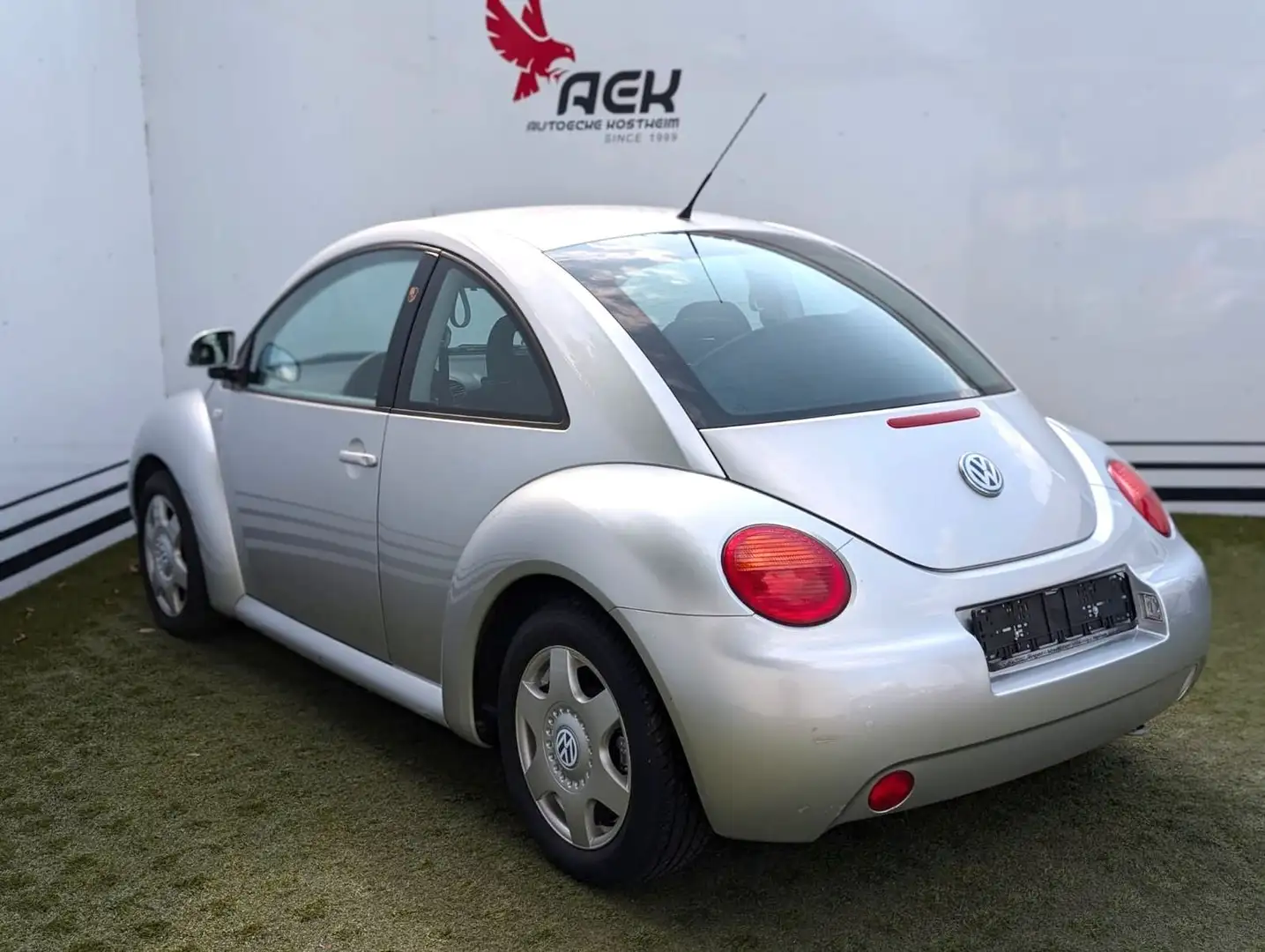 Volkswagen New Beetle Lim. 2.0 55Tkm Gepflegter Zustand Silber - 1