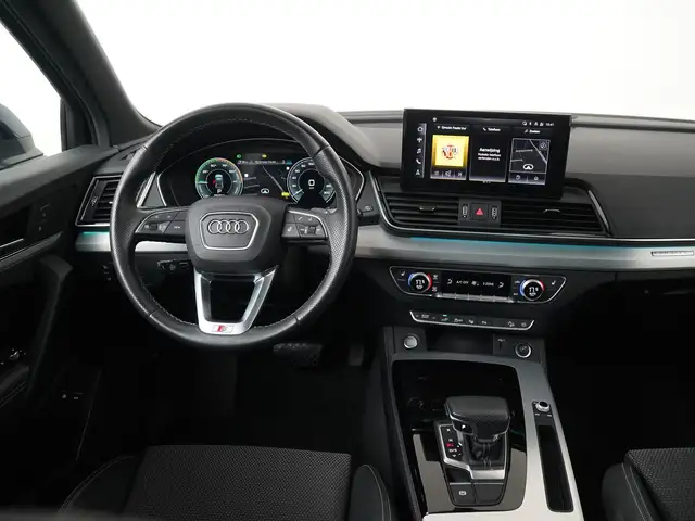 Audi Q5 view 5