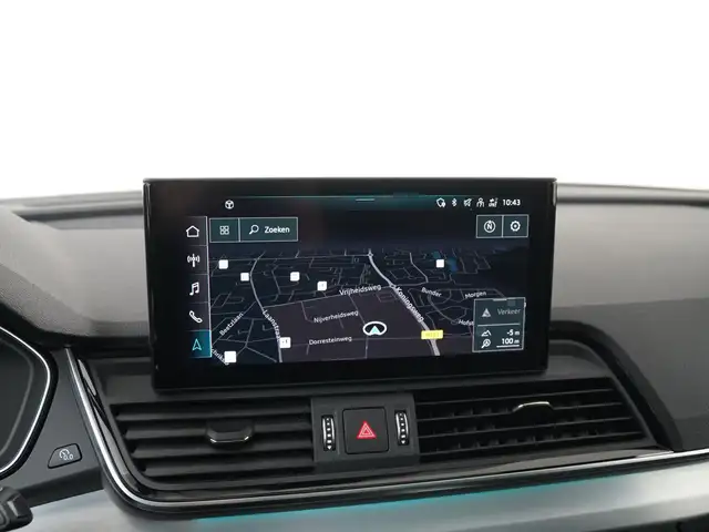 Audi Q5 view 14