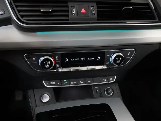 Audi Q5 view 12