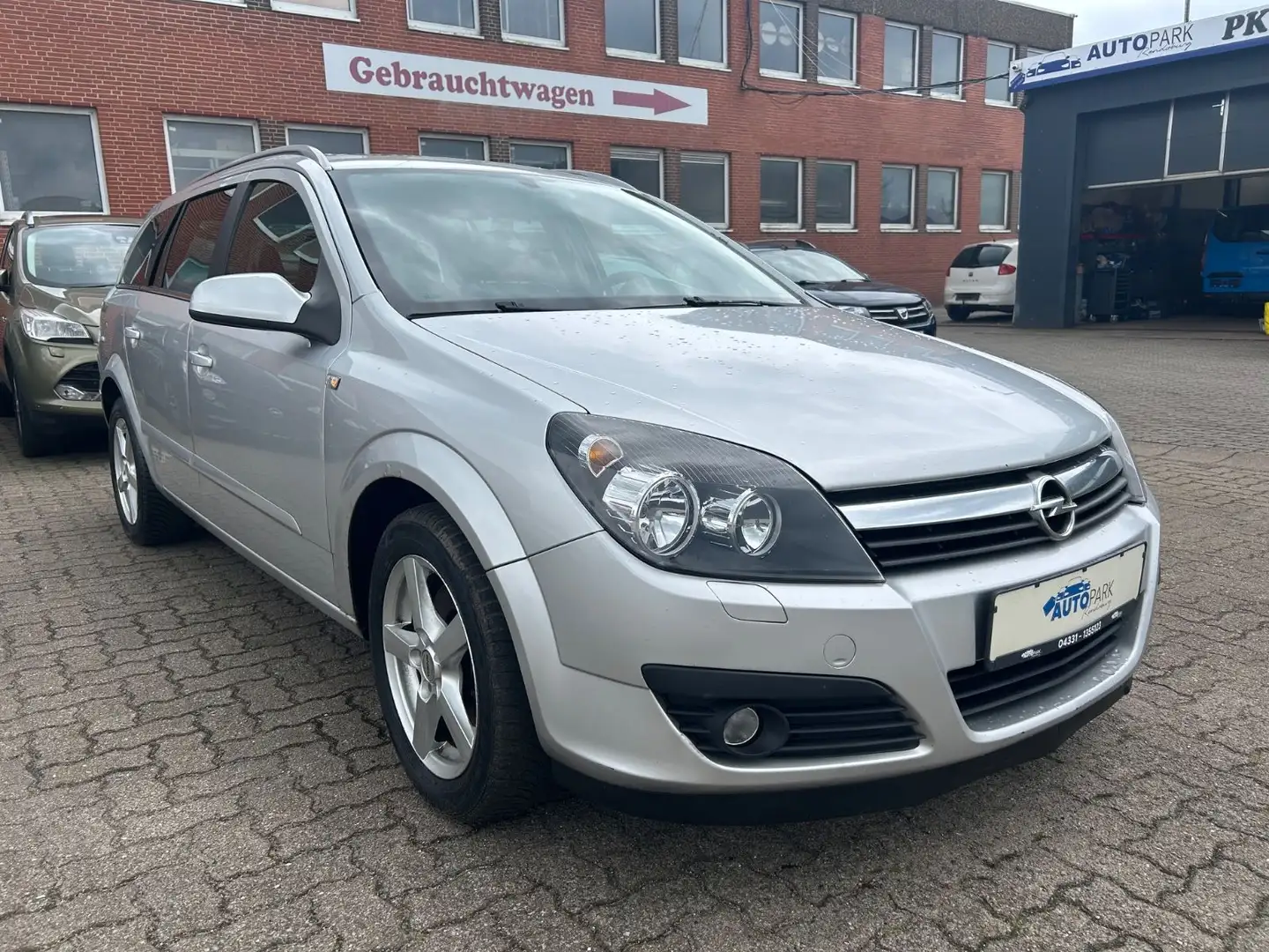 Opel Astra H 1.9 CDTI Caravan Edition *Automatik * Zilver - 2