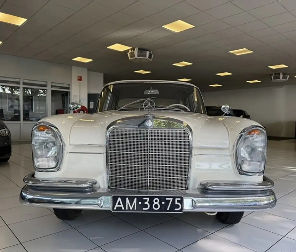 Mercedes-Benz 220 S Compleet Gerestaureerd in Nieuwstaat, foto 3