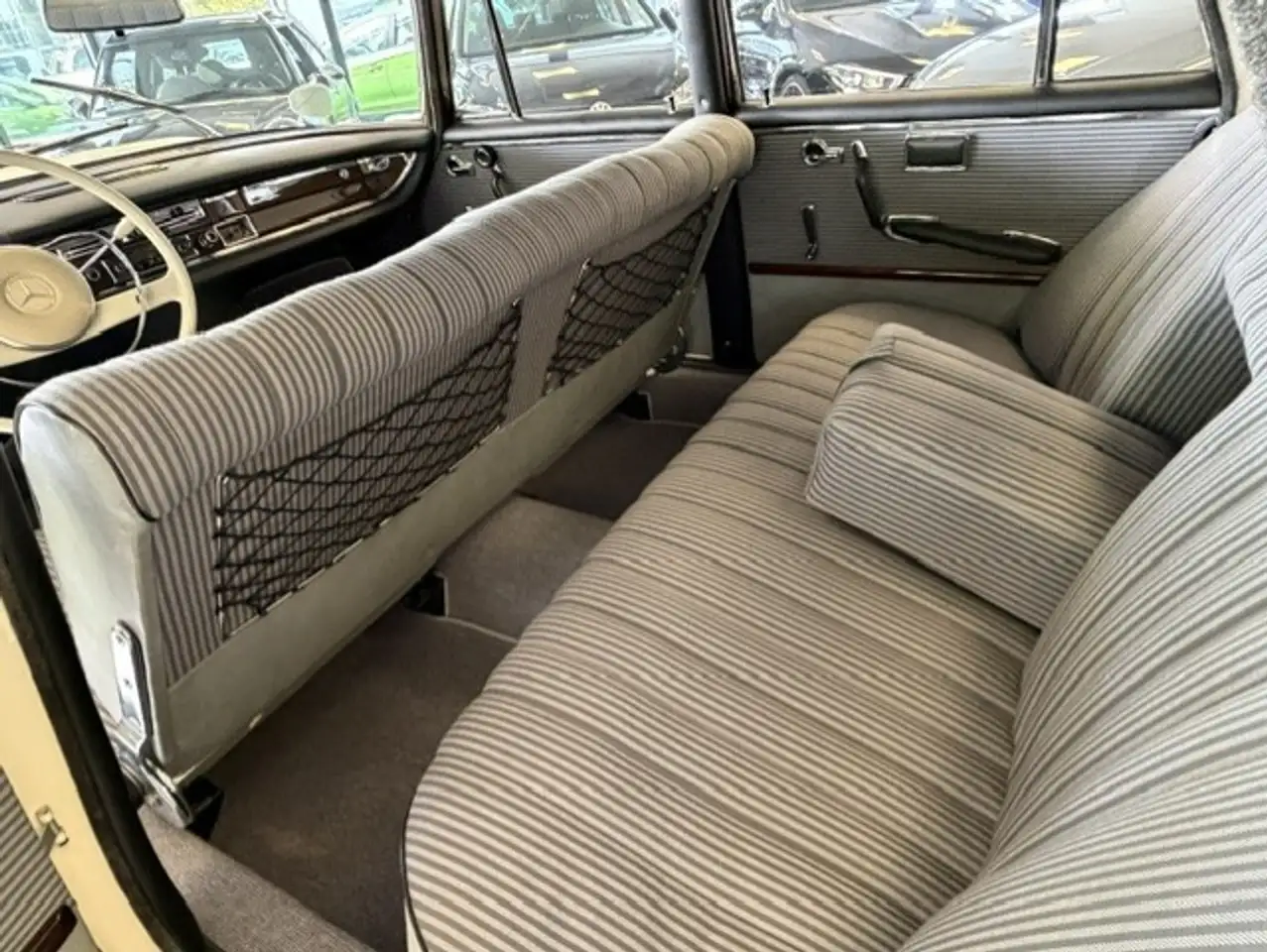 Mercedes-Benz 220 S Compleet Gerestaureerd in Nieuwstaat, foto 9