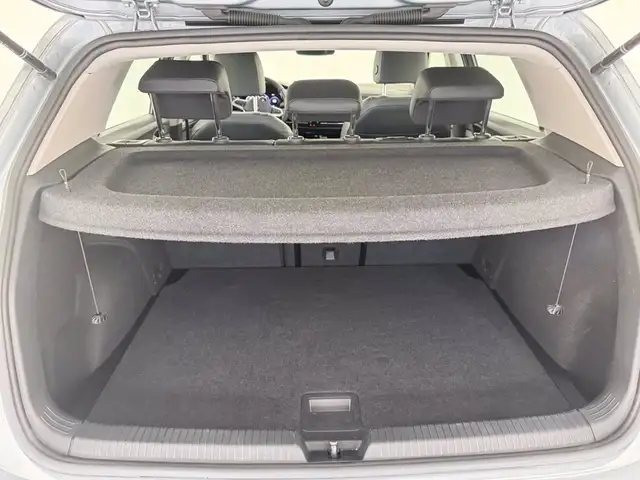 Volkswagen Golf view 12