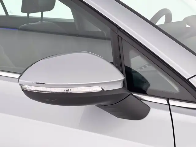 Volkswagen Golf view 16