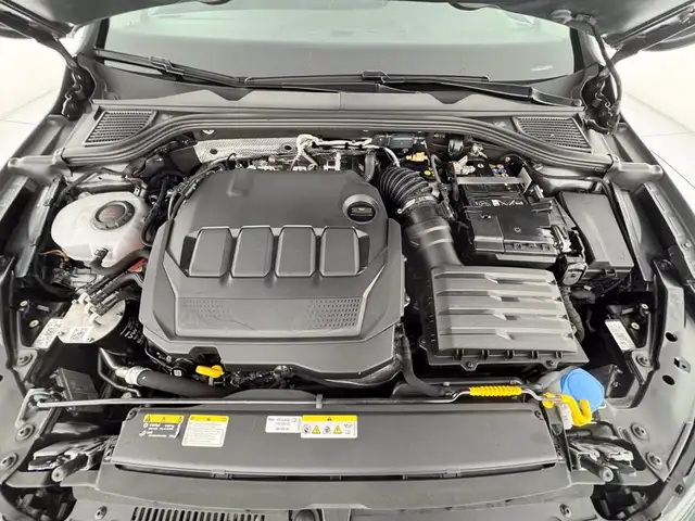 Volkswagen Golf view 13
