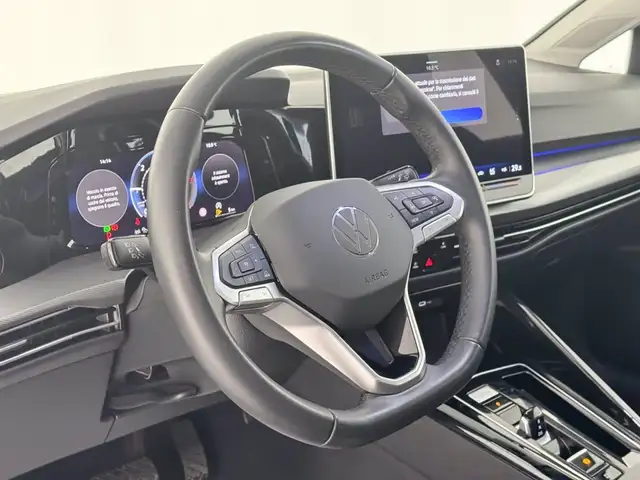 Volkswagen Golf view 19