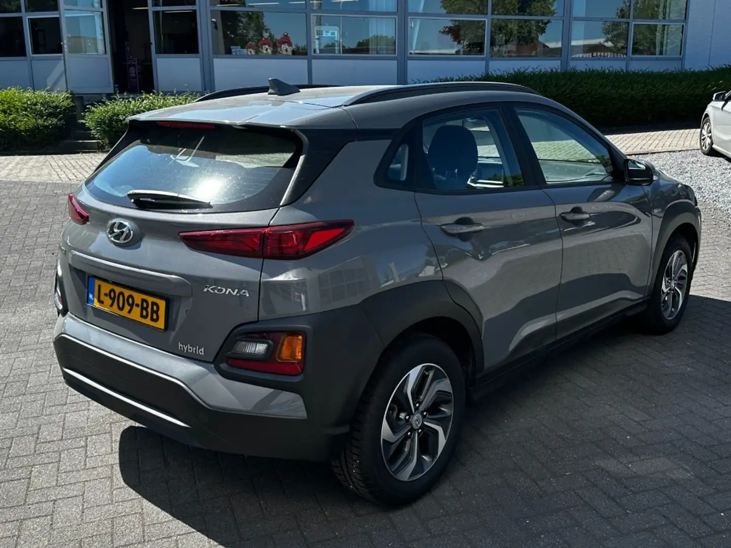 Hyundai KONA 1.6 GDI HEV COMFORT Grijs - 2
