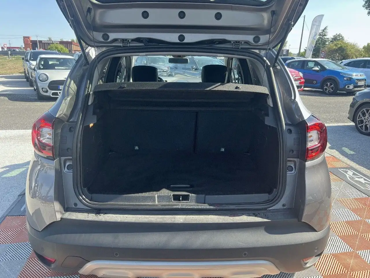 Renault Captur — photo 15