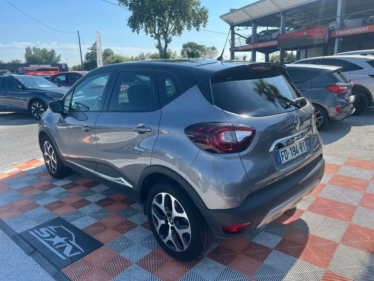 Renault Captur — photo 7