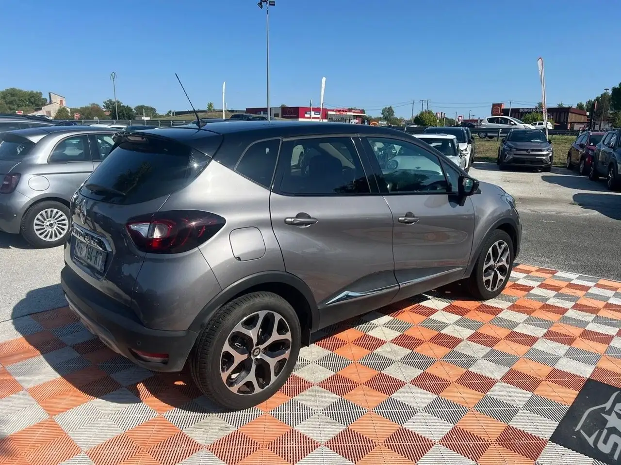 Renault Captur — photo 5