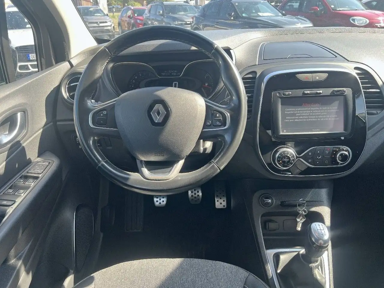 Renault Captur — photo 19