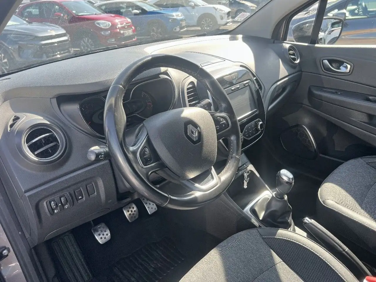 Renault Captur — photo 13