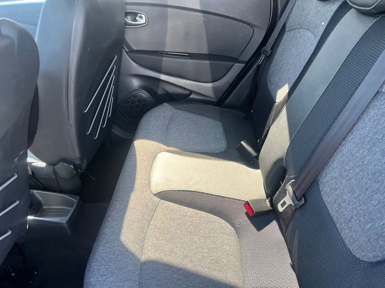 Renault Captur — photo 14