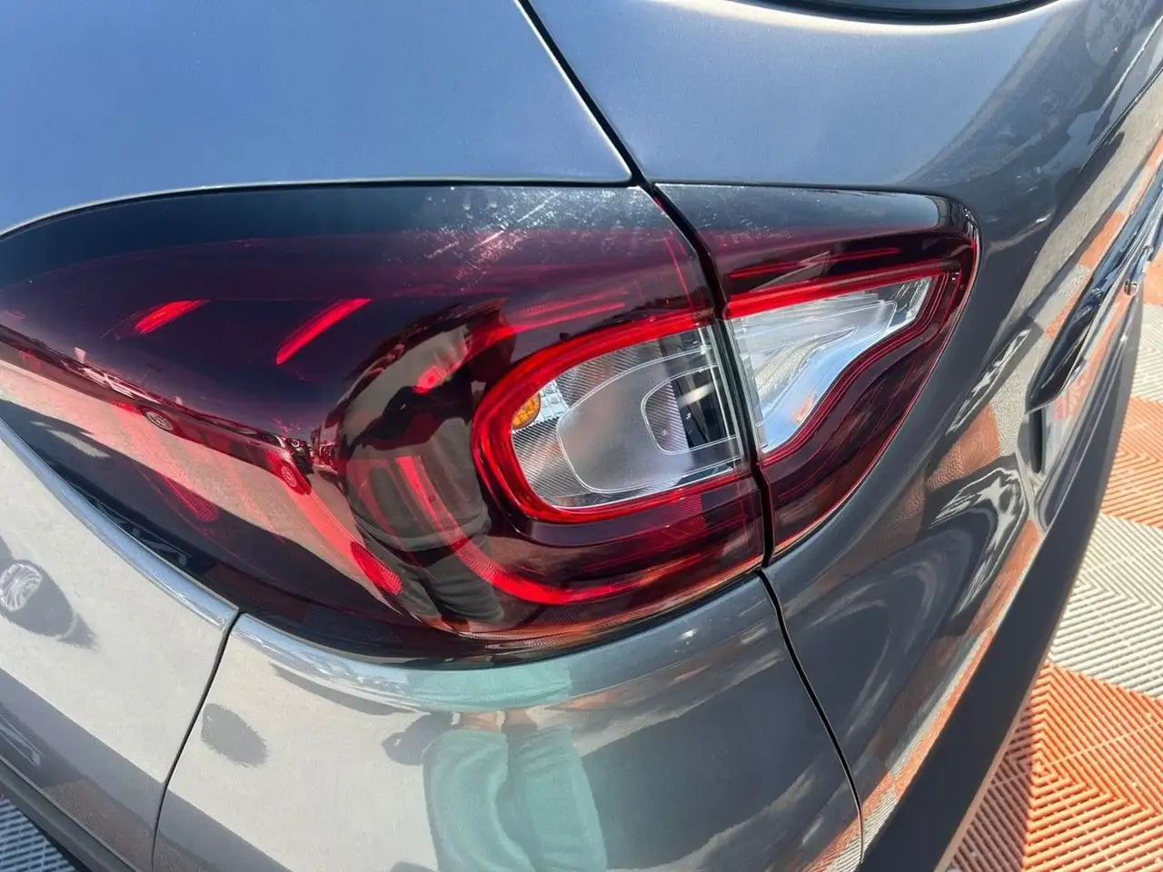 Renault Captur — photo 11