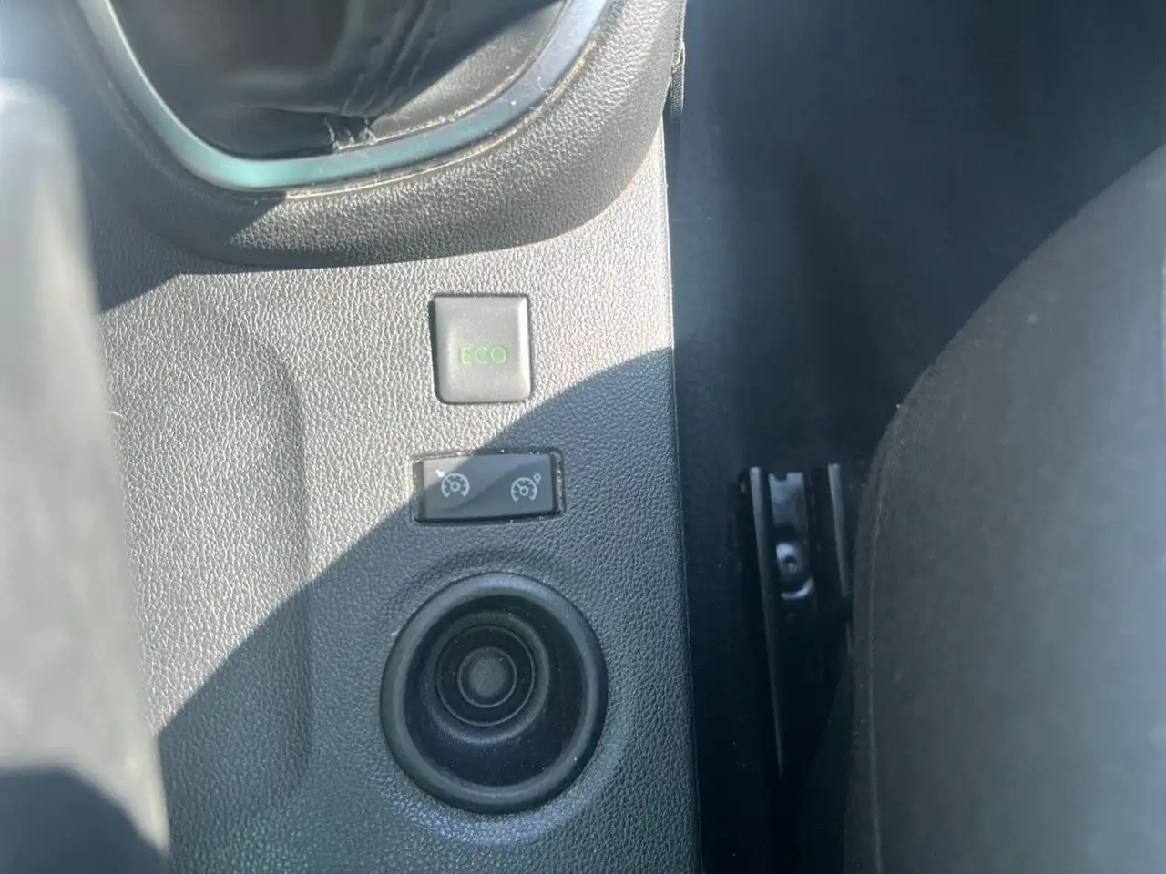 Renault Captur — photo 25