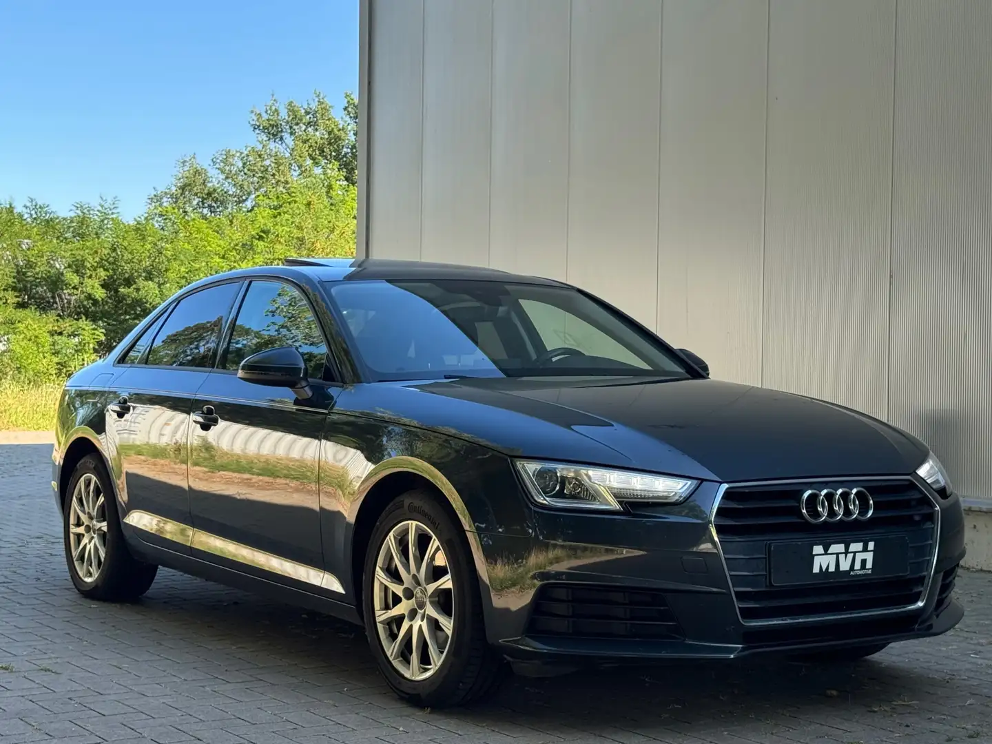 Audi A4 Limousine 1.4 TFSI 2016 - Automaat - Panorama - MF Grijs - 2